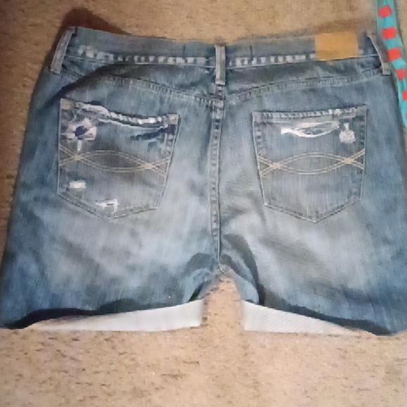 Womens Abercrombie button fly shorts - Picture 4 of 4